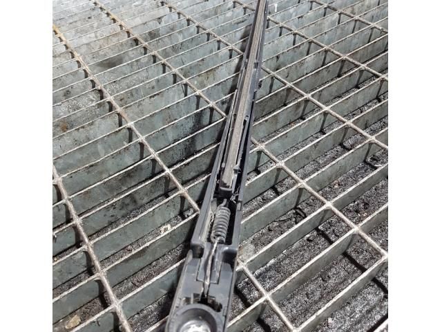 bontott KIA SORENTO Hátsó Ablaktörlő Kar