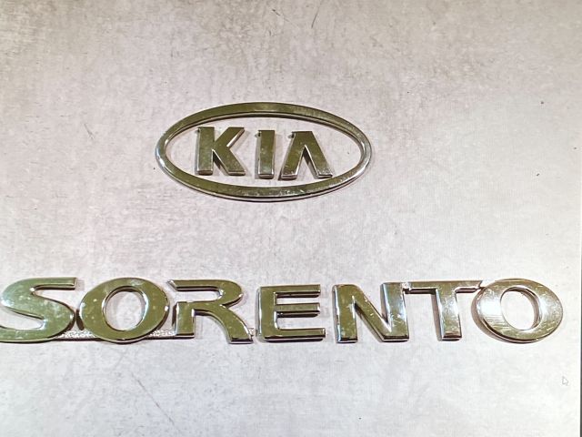 bontott KIA SORENTO Hátsó Embléma