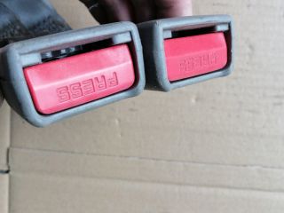 bontott KIA SORENTO Hátsó középső Biztonsági Öv Csat