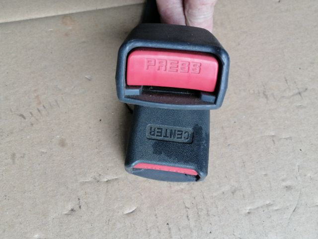 bontott KIA SORENTO Hátsó középső Biztonsági Öv Csat