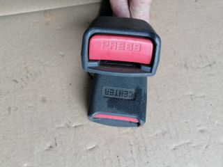 bontott KIA SORENTO Hátsó középső Biztonsági Öv Csat