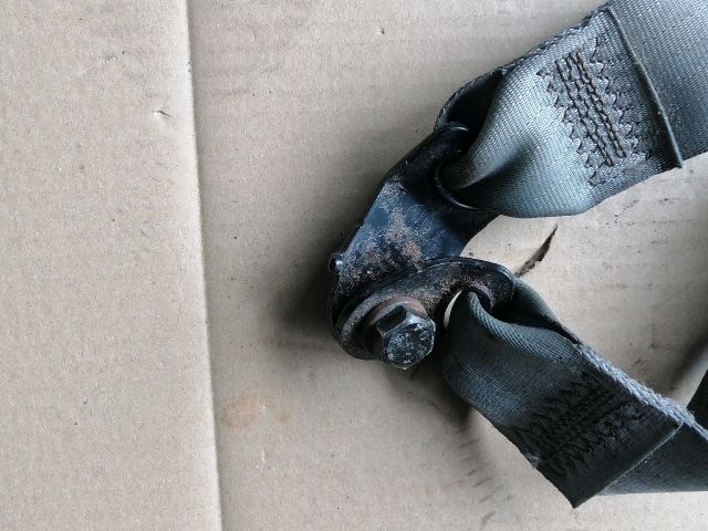 bontott KIA SORENTO Hátsó középső Biztonsági Öv Csat