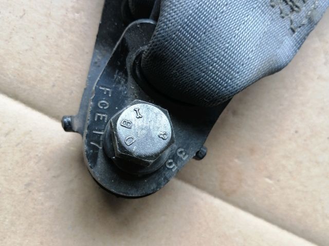 bontott KIA SORENTO Hátsó középső Biztonsági Öv Csat