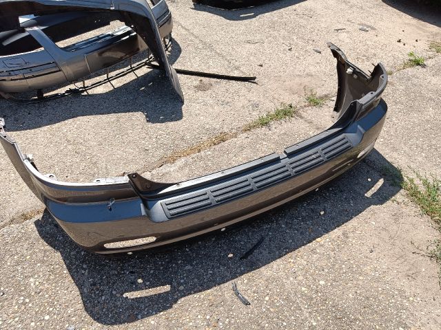 bontott KIA SORENTO Hátsó Lökhárító (Részeivel)