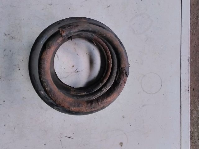 bontott KIA SORENTO Hátsó Rugó