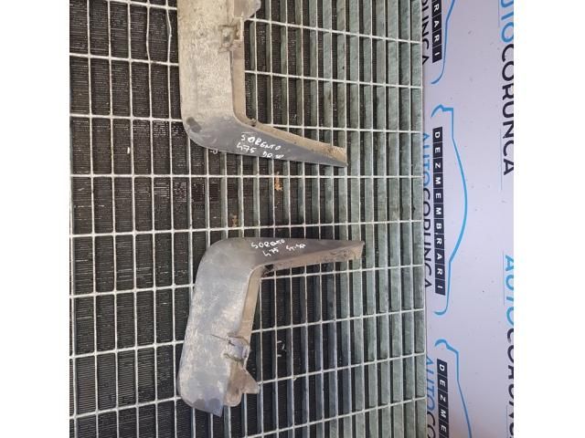 bontott KIA SORENTO Hátsó Sárvédő Gumi Pár