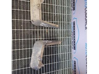 bontott KIA SORENTO Hátsó Sárvédő Gumi Pár