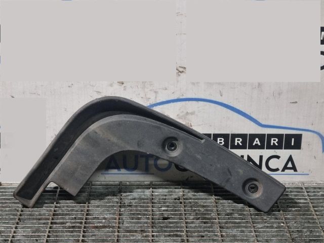 bontott KIA SORENTO Hátsó Sárvédő Gumi Pár