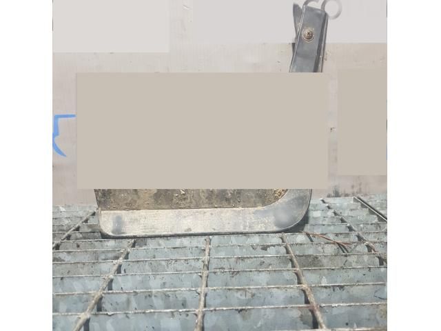 bontott KIA SORENTO Hátsó Sárvédő Gumi Pár