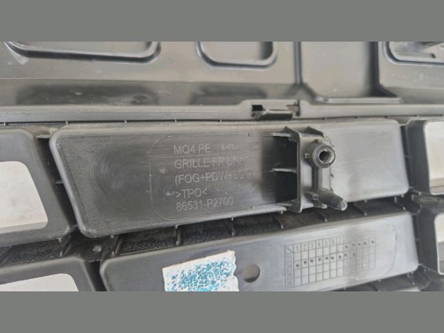 bontott KIA SORENTO Hűtőrács