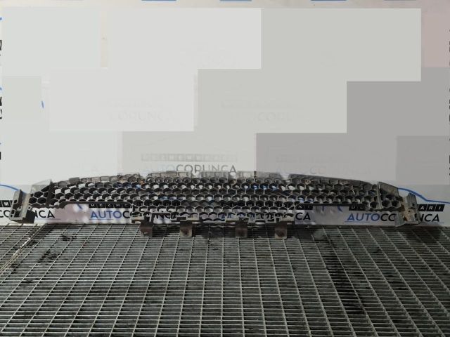 bontott KIA SORENTO Hűtőrács