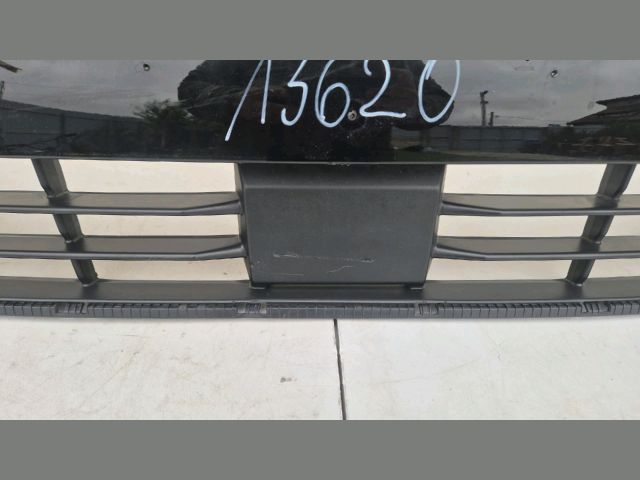 bontott KIA SORENTO Hűtőrács