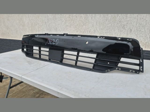 bontott KIA SORENTO Hűtőrács