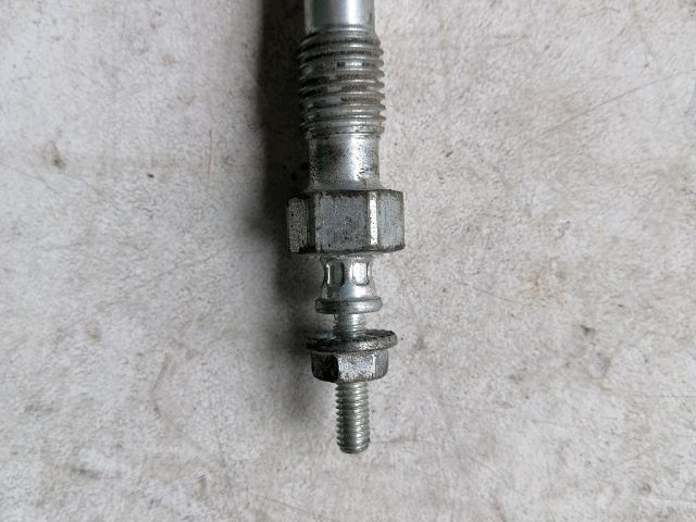 bontott KIA SORENTO Izzító/Gyújtó Gyertya