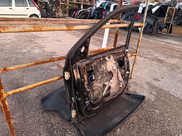 bontott KIA SORENTO Jobb első Ajtó (Üres lemez)