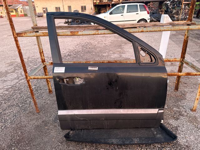 bontott KIA SORENTO Jobb első Ajtó (Üres lemez)