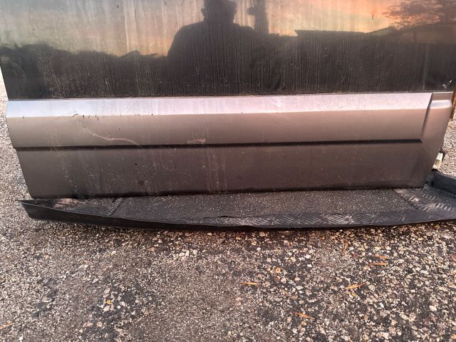 bontott KIA SORENTO Jobb első Ajtó (Üres lemez)