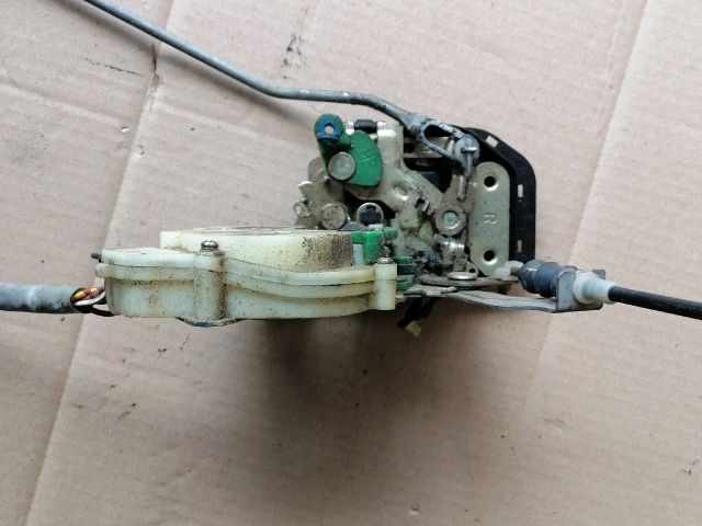 bontott KIA SORENTO Jobb első Ajtózár