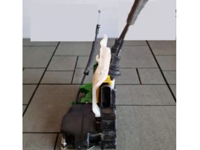 bontott KIA SORENTO Jobb első Ajtózár