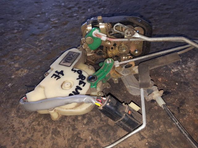 bontott KIA SORENTO Jobb első Ajtózár