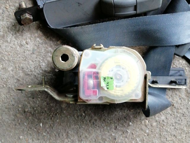 bontott KIA SORENTO Jobb első Biztonsági Öv