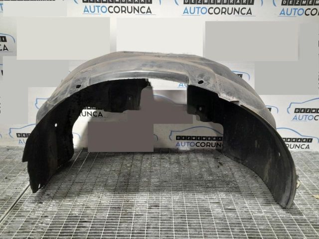 bontott KIA SORENTO Jobb első Dobbetét (Kerékjárati, Műanyag)