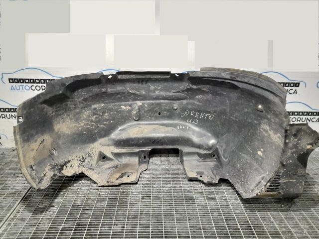 bontott KIA SORENTO Jobb első Dobbetét (Kerékjárati, Műanyag)