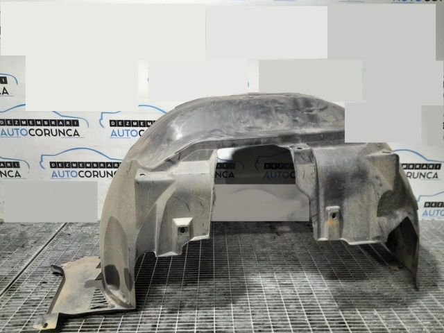 bontott KIA SORENTO Jobb első Dobbetét (Kerékjárati, Műanyag)