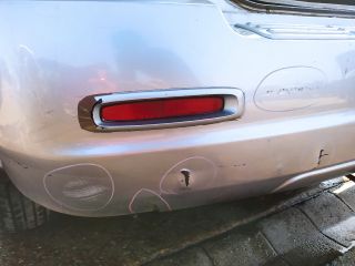 bontott KIA SORENTO Jobb első Gumikéder