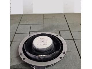 bontott KIA SORENTO Jobb első Hangszóró