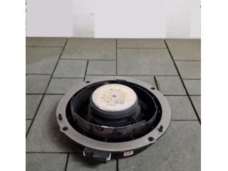 bontott KIA SORENTO Jobb első Hangszóró