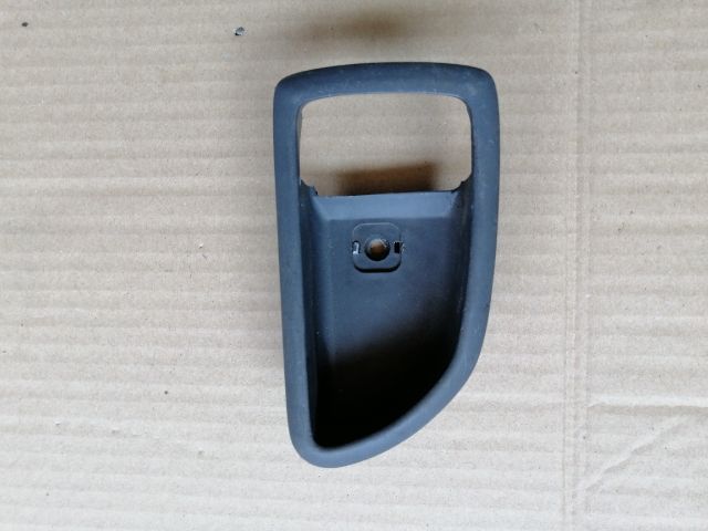 bontott KIA SORENTO Jobb első Kilincs Burkolat