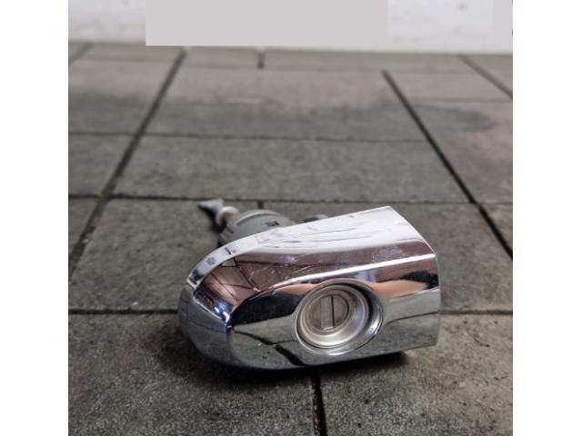 bontott KIA SORENTO Jobb első Külső Kilincs