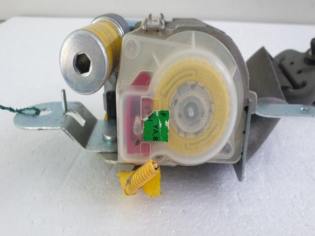 bontott KIA SORENTO Jobb első Övfeszítő