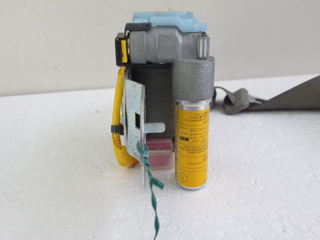 bontott KIA SORENTO Jobb első Övfeszítő