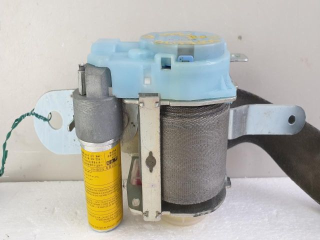 bontott KIA SORENTO Jobb első Övfeszítő