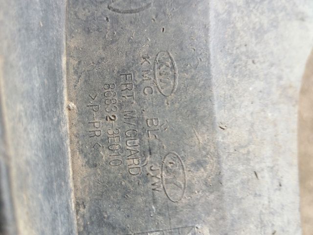 bontott KIA SORENTO Jobb első Sárvédő Gumi