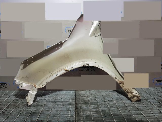 bontott KIA SORENTO Jobb első Sárvédő