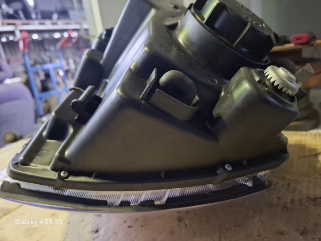 bontott KIA SORENTO Jobb Fényszóró