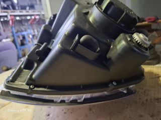 bontott KIA SORENTO Jobb Fényszóró