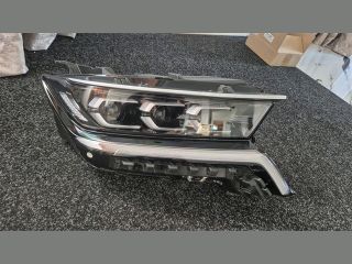 bontott KIA SORENTO Jobb Fényszóró