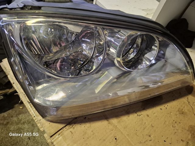 bontott KIA SORENTO Jobb Fényszóró