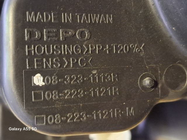 bontott KIA SORENTO Jobb Fényszóró