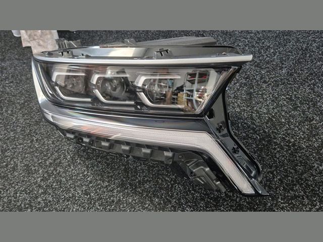 bontott KIA SORENTO Jobb Fényszóró