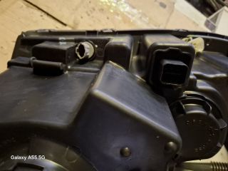 bontott KIA SORENTO Jobb Fényszóró