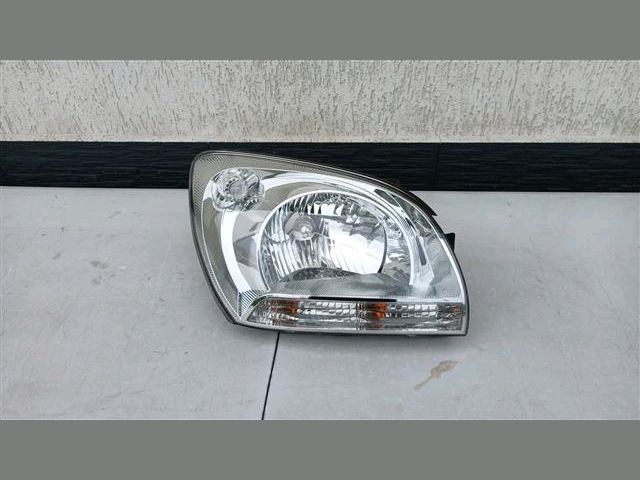 bontott KIA SORENTO Jobb Fényszóró