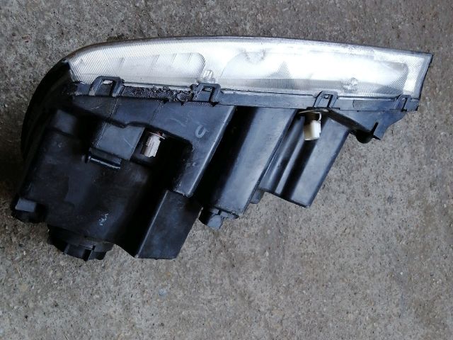 bontott KIA SORENTO Jobb Fényszóró