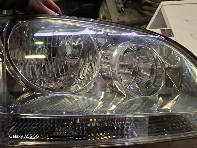 bontott KIA SORENTO Jobb Fényszóró