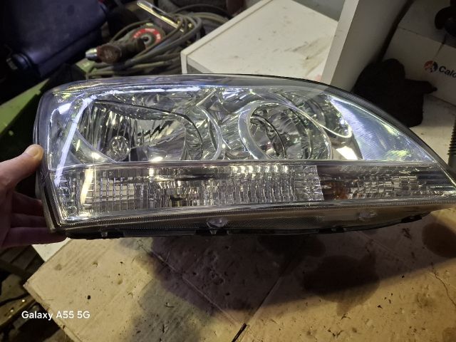 bontott KIA SORENTO Jobb Fényszóró