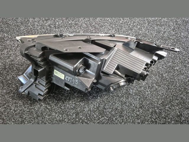 bontott KIA SORENTO Jobb Fényszóró